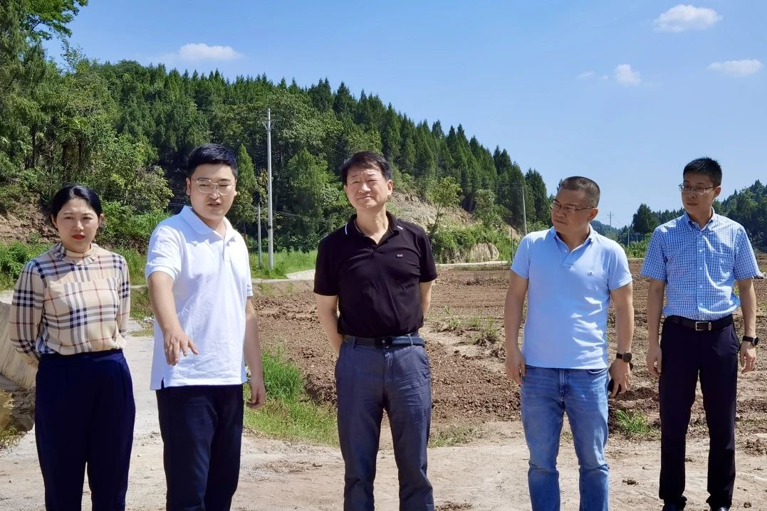 省尊龙凯时集团党委书记、董事长任丁率队赴巴中南充两地开展帮扶工作